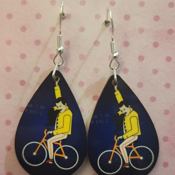 Queen Freddie Mercury Earrings - Picture 1 of 1
